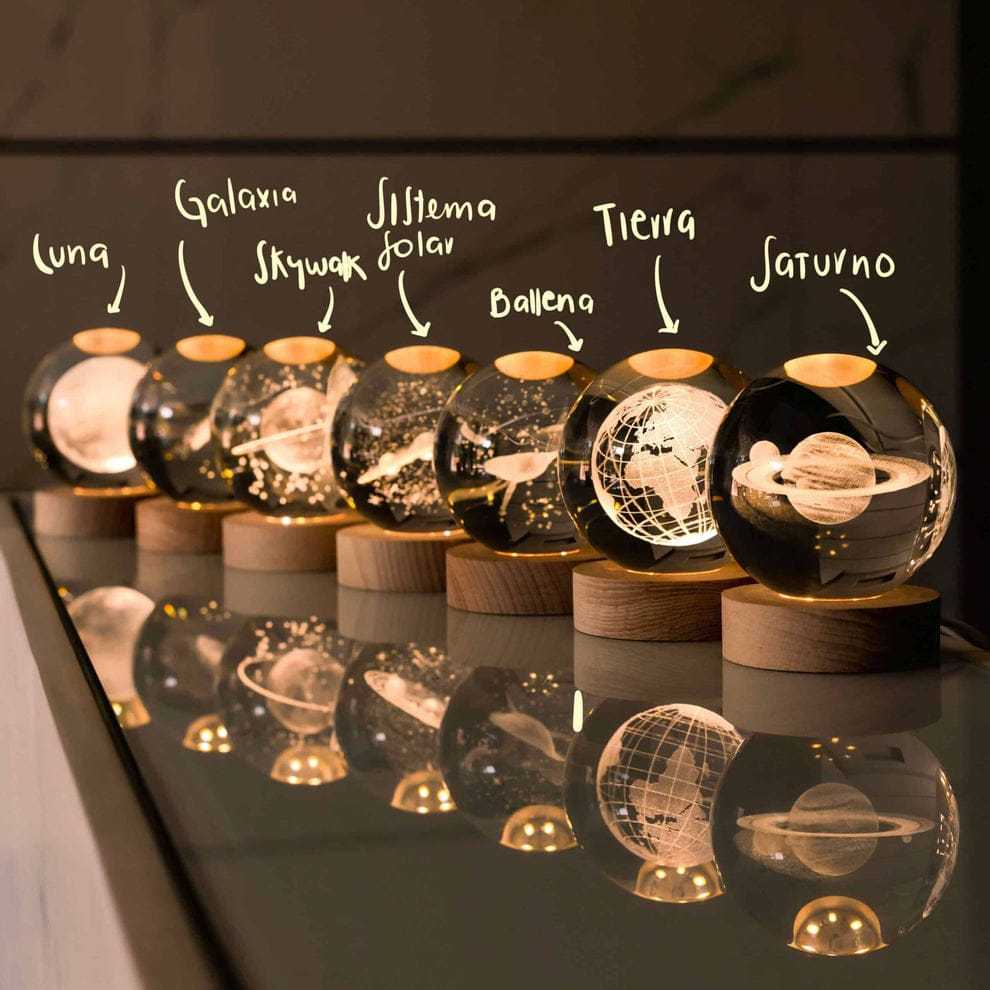 Esferas de cristal con iluminación decorativa y distintos motivos